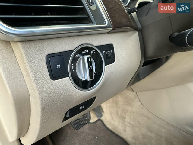 Черный Мерседес М-Класс, объемом двигателя 2.14 л и пробегом 247 тыс. км за 20500 $, фото 30 на Automoto.ua