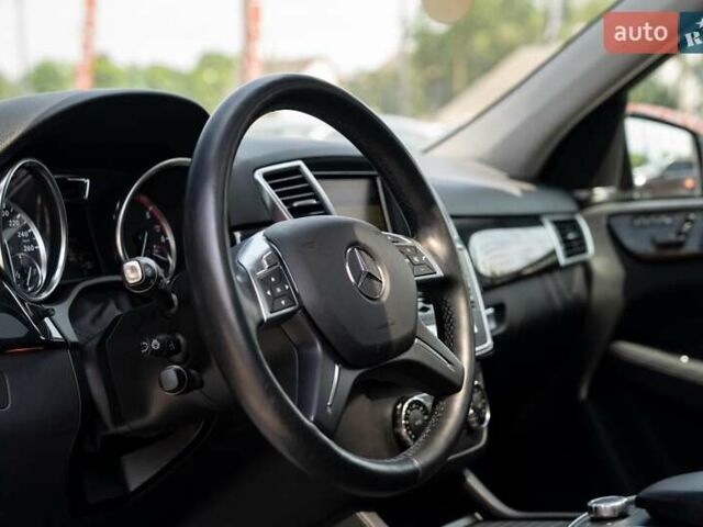 Черный Мерседес М-Класс, объемом двигателя 2.99 л и пробегом 121 тыс. км за 26900 $, фото 19 на Automoto.ua