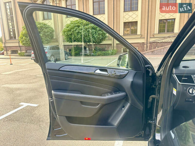 Черный Мерседес М-Класс, объемом двигателя 2.99 л и пробегом 226 тыс. км за 20499 $, фото 33 на Automoto.ua