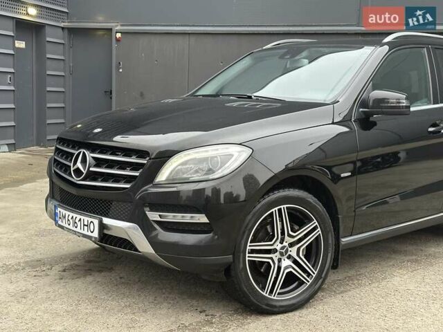 Чорний Мерседес М-Клас, об'ємом двигуна 2.2 л та пробігом 271 тис. км за 16450 $, фото 3 на Automoto.ua