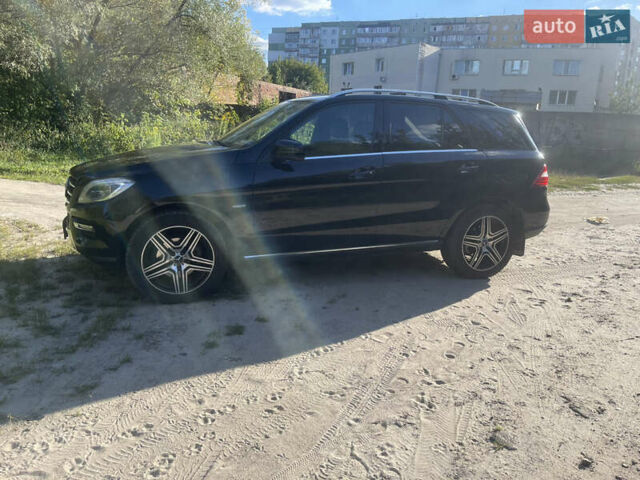Черный Мерседес М-Класс, объемом двигателя 2.14 л и пробегом 270 тыс. км за 17500 $, фото 6 на Automoto.ua
