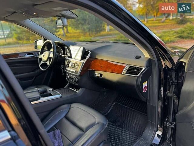 Мерседес М-Класс 2012 в Залещиках на Automoto.ua Черный Мерседес М-Класс, объемом двигателя 2.99 л и пробегом 128 тыс. км за 24200 $, фото 15 на Automoto.ua