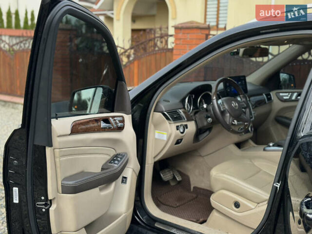 Черный Мерседес М-Класс, объемом двигателя 3 л и пробегом 255 тыс. км за 19400 $, фото 3 на Automoto.ua