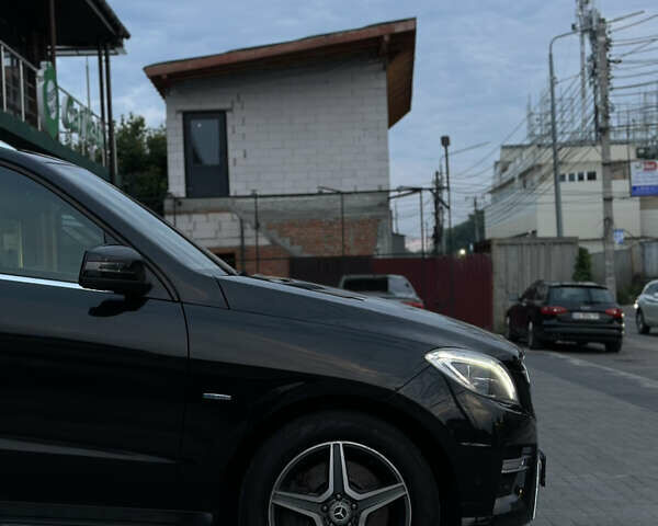 Черный Мерседес М-Класс, объемом двигателя 3.5 л и пробегом 155 тыс. км за 19999 $, фото 27 на Automoto.ua