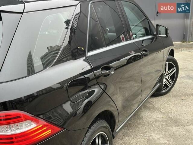 Чорний Мерседес М-Клас, об'ємом двигуна 2.2 л та пробігом 271 тис. км за 16450 $, фото 20 на Automoto.ua