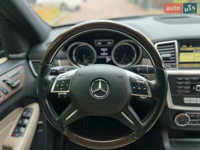 Мерседес М-Класс 2012 в Киеве на Automoto.ua Черный Мерседес М-Класс, объемом двигателя 3.5 л и пробегом 160 тыс. км за 17900 $, фото 14 на Automoto.ua