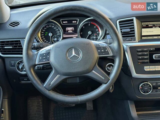 Черный Мерседес М-Класс, объемом двигателя 2.14 л и пробегом 160 тыс. км за 22500 $, фото 15 на Automoto.ua