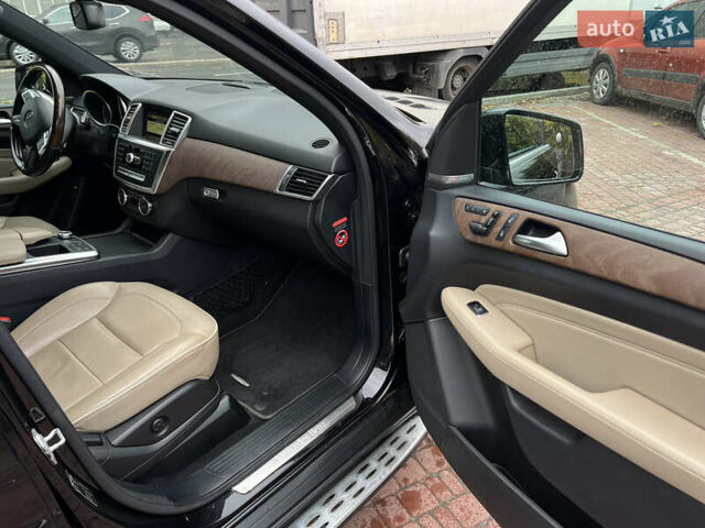 Мерседес М-Класс 2012 в Киеве на Automoto.ua Черный Мерседес М-Класс, объемом двигателя 3.5 л и пробегом 160 тыс. км за 17900 $, фото 31 на Automoto.ua