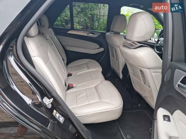 Черный Мерседес М-Класс, объемом двигателя 3 л и пробегом 215 тыс. км за 24900 $, фото 30 на Automoto.ua