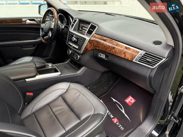 Черный Мерседес М-Класс, объемом двигателя 3.5 л и пробегом 142 тыс. км за 17500 $, фото 50 на Automoto.ua
