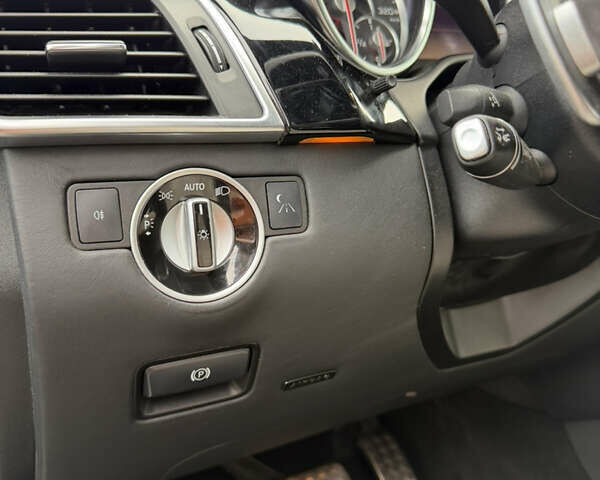 Черный Мерседес М-Класс, объемом двигателя 5.5 л и пробегом 179 тыс. км за 24500 $, фото 15 на Automoto.ua