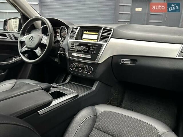Чорний Мерседес М-Клас, об'ємом двигуна 2.2 л та пробігом 271 тис. км за 16450 $, фото 51 на Automoto.ua