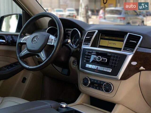 Чорний Мерседес М-Клас, об'ємом двигуна 2.99 л та пробігом 240 тис. км за 22499 $, фото 17 на Automoto.ua