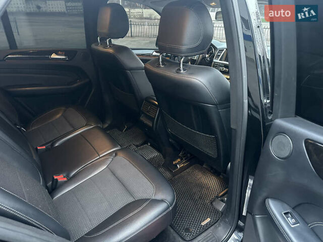 Чорний Мерседес М-Клас, об'ємом двигуна 2.14 л та пробігом 220 тис. км за 18500 $, фото 10 на Automoto.ua