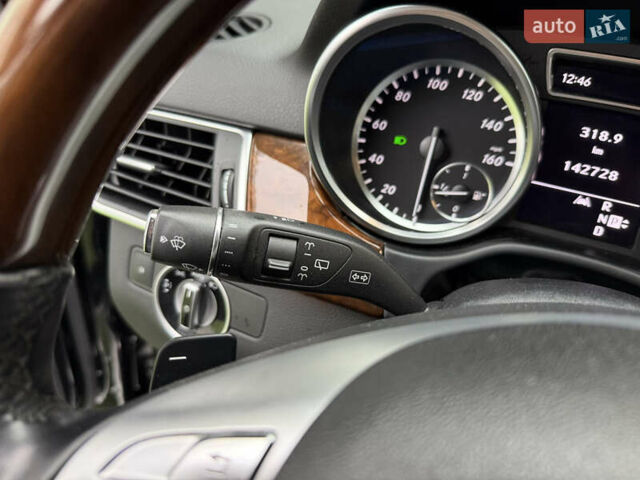 Черный Мерседес М-Класс, объемом двигателя 3.5 л и пробегом 142 тыс. км за 17500 $, фото 45 на Automoto.ua