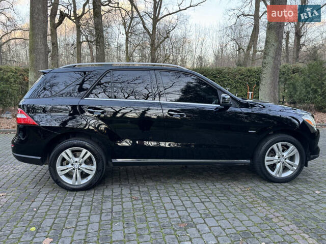 Черный Мерседес М-Класс, объемом двигателя 3 л и пробегом 274 тыс. км за 19700 $, фото 5 на Automoto.ua