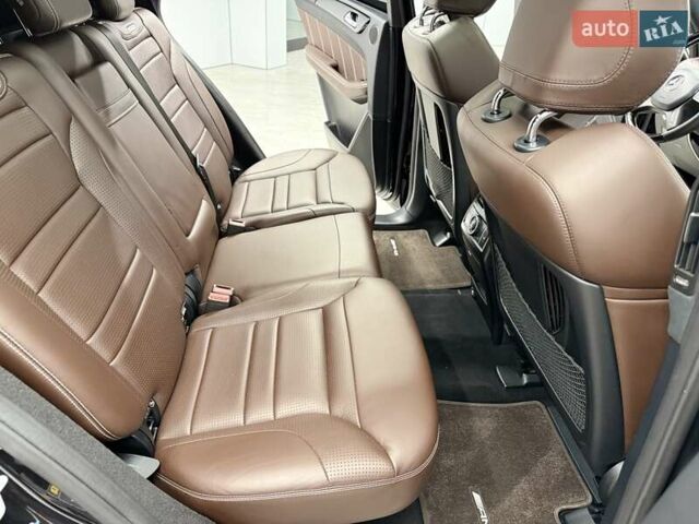 Черный Мерседес М-Класс, объемом двигателя 5.46 л и пробегом 119 тыс. км за 32990 $, фото 32 на Automoto.ua