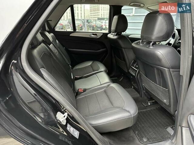 Чорний Мерседес М-Клас, об'ємом двигуна 2.2 л та пробігом 271 тис. км за 16450 $, фото 46 на Automoto.ua