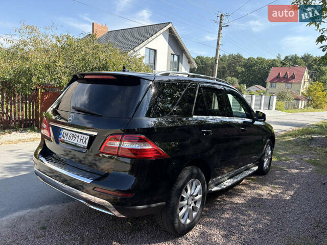 Мерседес М-Клас 2012 у Житомирі на Automoto.ua Чорний Мерседес М-Клас, об'ємом двигуна 2.14 л та пробігом 261 тис. км за 18900 $, фото 6 на Automoto.ua