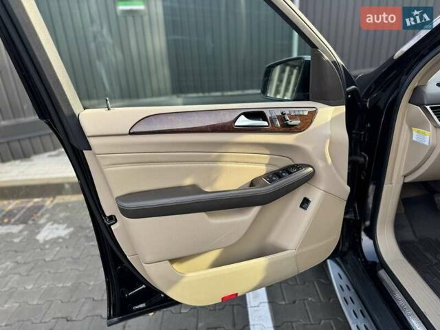 Черный Мерседес М-Класс, объемом двигателя 2.99 л и пробегом 240 тыс. км за 21900 $, фото 16 на Automoto.ua