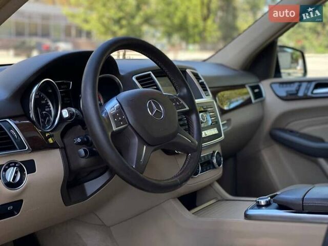 Чорний Мерседес М-Клас, об'ємом двигуна 2.99 л та пробігом 240 тис. км за 22499 $, фото 14 на Automoto.ua