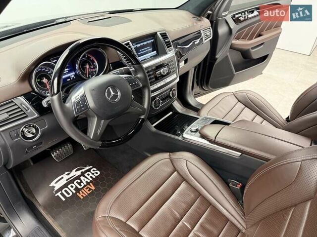 Черный Мерседес М-Класс, объемом двигателя 5.46 л и пробегом 119 тыс. км за 32990 $, фото 21 на Automoto.ua