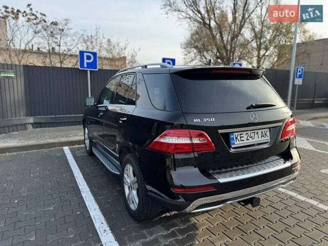 Черный Мерседес М-Класс, объемом двигателя 2.99 л и пробегом 240 тыс. км за 21900 $, фото 4 на Automoto.ua