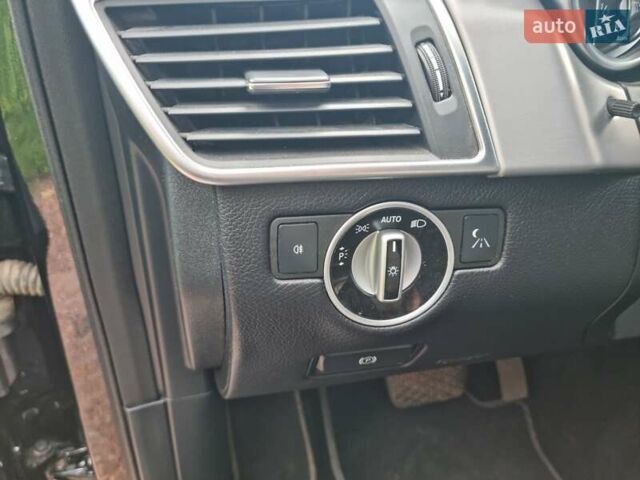 Черный Мерседес М-Класс, объемом двигателя 3 л и пробегом 215 тыс. км за 24900 $, фото 24 на Automoto.ua