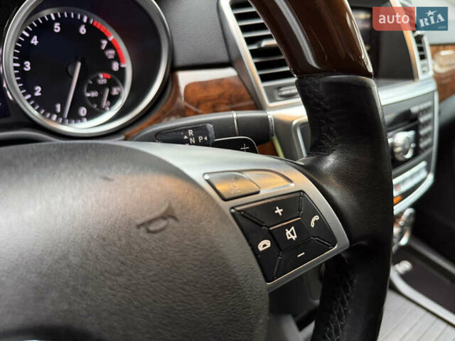 Черный Мерседес М-Класс, объемом двигателя 3.5 л и пробегом 142 тыс. км за 17500 $, фото 44 на Automoto.ua