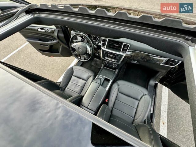 Черный Мерседес М-Класс, объемом двигателя 2.99 л и пробегом 226 тыс. км за 20499 $, фото 56 на Automoto.ua