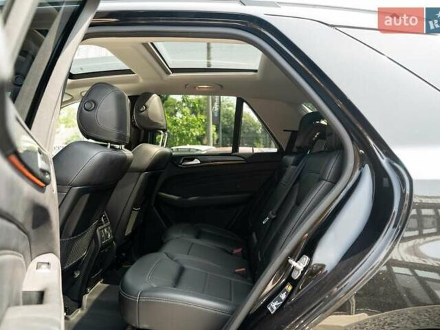 Черный Мерседес М-Класс, объемом двигателя 2.99 л и пробегом 121 тыс. км за 26900 $, фото 31 на Automoto.ua