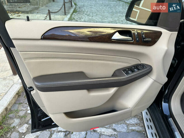 Черный Мерседес М-Класс, объемом двигателя 2.14 л и пробегом 247 тыс. км за 20500 $, фото 23 на Automoto.ua