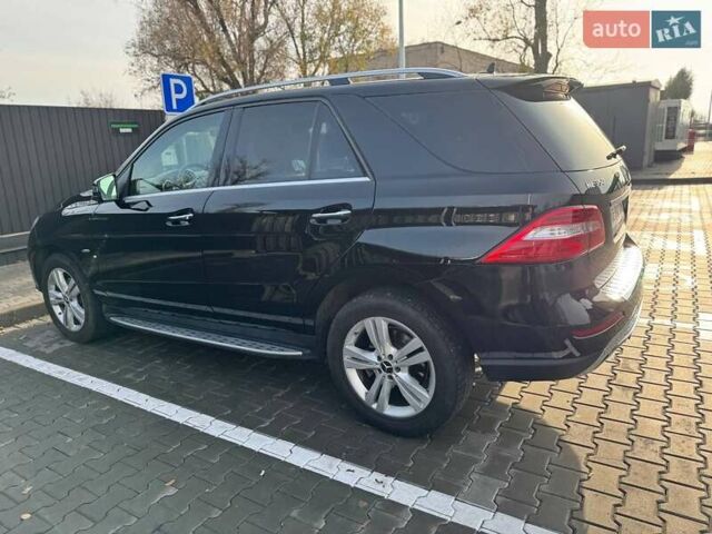 Черный Мерседес М-Класс, объемом двигателя 2.99 л и пробегом 240 тыс. км за 21900 $, фото 5 на Automoto.ua