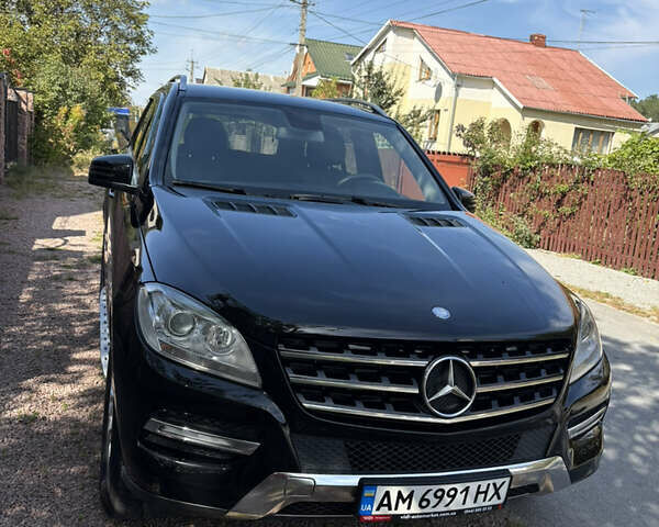 Мерседес М-Клас 2012 у Житомирі на Automoto.ua Чорний Мерседес М-Клас, об'ємом двигуна 2.14 л та пробігом 261 тис. км за 18900 $, фото 2 на Automoto.ua