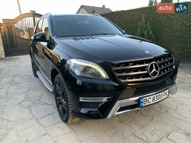 Чорний Мерседес М-Клас, об'ємом двигуна 2.99 л та пробігом 286 тис. км за 21500 $, фото 1 на Automoto.ua