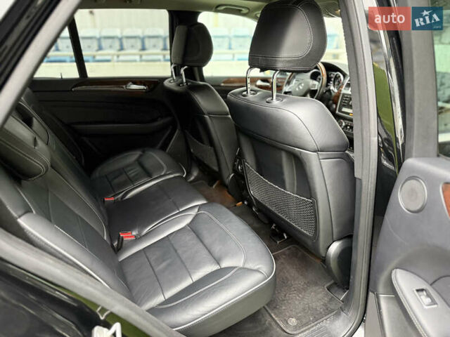 Черный Мерседес М-Класс, объемом двигателя 3.5 л и пробегом 142 тыс. км за 17500 $, фото 47 на Automoto.ua