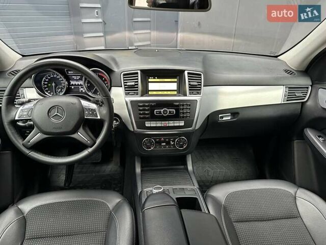 Чорний Мерседес М-Клас, об'ємом двигуна 2.2 л та пробігом 271 тис. км за 16450 $, фото 34 на Automoto.ua