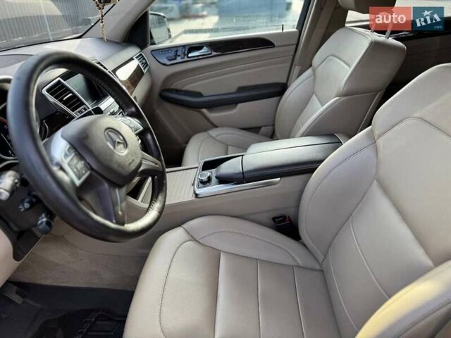 Черный Мерседес М-Класс, объемом двигателя 2.99 л и пробегом 240 тыс. км за 21900 $, фото 15 на Automoto.ua