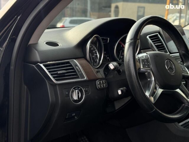 Мерседес М-Класс 2012 в Киеве на Automoto.ua Черный Мерседес М-Класс, объемом двигателя 2.1 л и пробегом 198 тыс. км за 23840 $, фото 20 на Automoto.ua