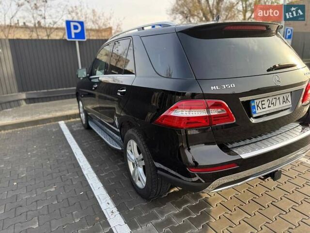 Черный Мерседес М-Класс, объемом двигателя 2.99 л и пробегом 240 тыс. км за 21900 $, фото 6 на Automoto.ua