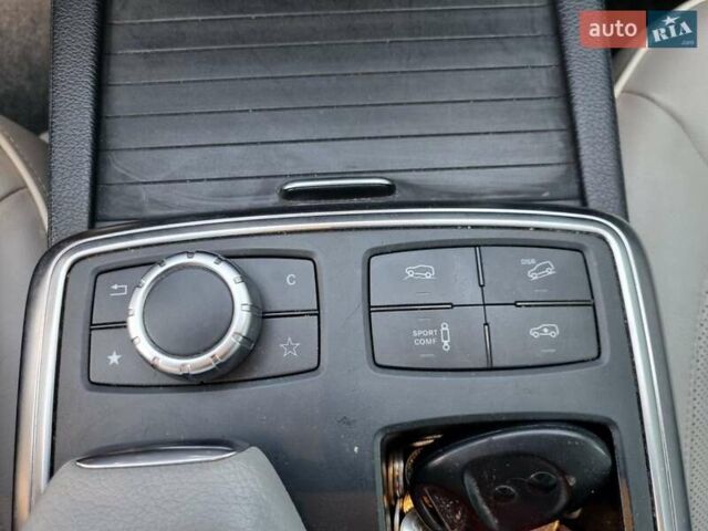 Черный Мерседес М-Класс, объемом двигателя 3 л и пробегом 215 тыс. км за 24900 $, фото 50 на Automoto.ua