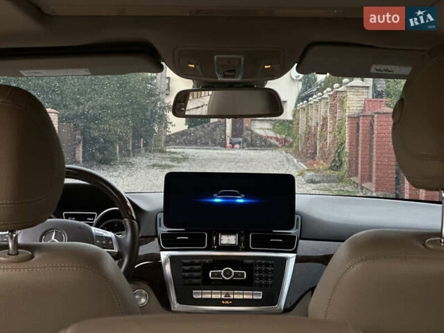 Черный Мерседес М-Класс, объемом двигателя 3 л и пробегом 255 тыс. км за 19400 $, фото 2 на Automoto.ua