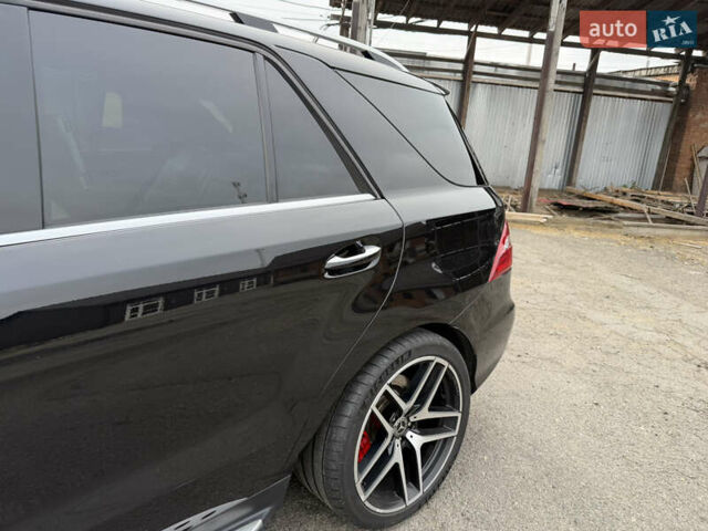 Черный Мерседес М-Класс, объемом двигателя 5.5 л и пробегом 179 тыс. км за 24500 $, фото 5 на Automoto.ua