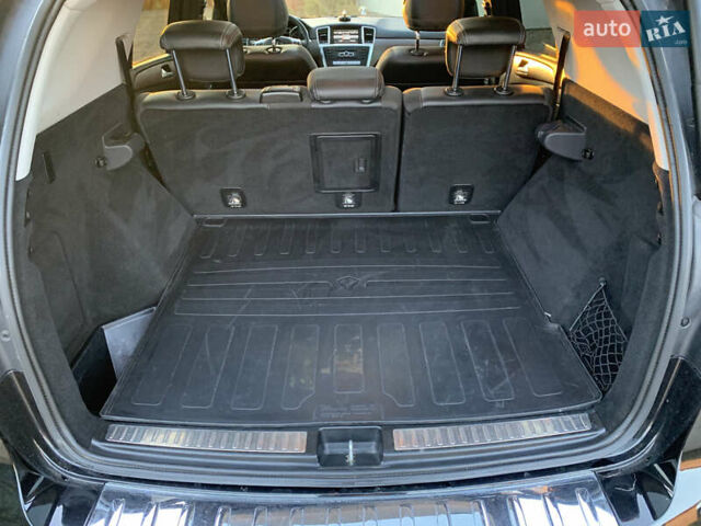 Чорний Мерседес М-Клас, об'ємом двигуна 2.99 л та пробігом 286 тис. км за 21500 $, фото 12 на Automoto.ua