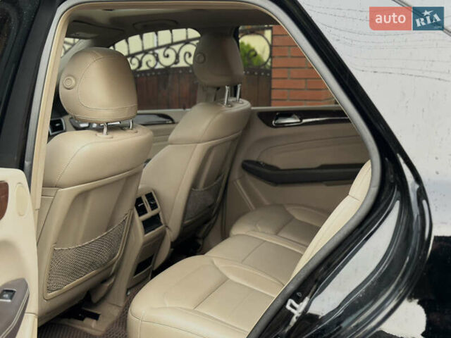 Черный Мерседес М-Класс, объемом двигателя 3 л и пробегом 255 тыс. км за 19400 $, фото 9 на Automoto.ua