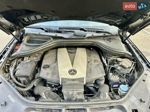 Черный Мерседес М-Класс, объемом двигателя 2.99 л и пробегом 226 тыс. км за 20499 $, фото 64 на Automoto.ua