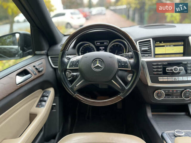 Мерседес М-Класс 2012 в Киеве на Automoto.ua Черный Мерседес М-Класс, объемом двигателя 3.5 л и пробегом 160 тыс. км за 17900 $, фото 15 на Automoto.ua