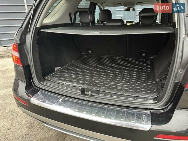 Чорний Мерседес М-Клас, об'ємом двигуна 2.2 л та пробігом 271 тис. км за 16450 $, фото 54 на Automoto.ua