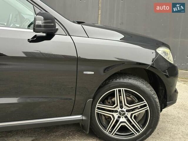 Чорний Мерседес М-Клас, об'ємом двигуна 2.2 л та пробігом 271 тис. км за 16450 $, фото 21 на Automoto.ua