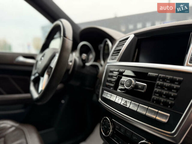 Мерседес М-Класс 2012 в Киеве на Automoto.ua Черный Мерседес М-Класс, объемом двигателя 5.5 л и пробегом 155 тыс. км за 22300 $, фото 11 на Automoto.ua